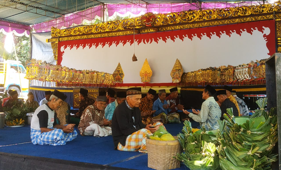 Kepungan dalam Rangka Merti Padukuhan Krengseng